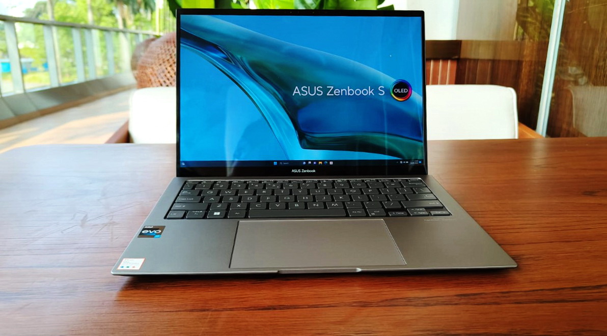 Unboxing ASUS Zenbook S 13 OLED (UX5304), Laptop 13,3-inci Paling Tipis ...