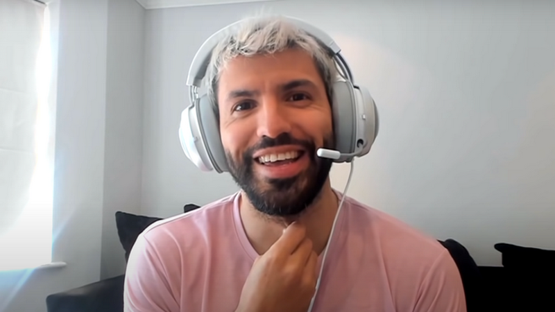Kun Aguero Shows His League of Legends Skill Live on Twitch! | Dunia Games